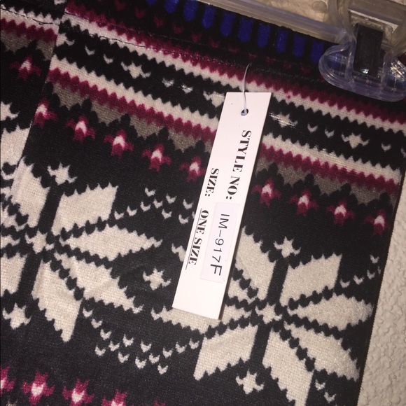 Let It Snow Flake Fleece Pants - Picture 6 of 12